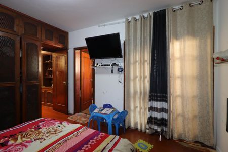 Casa à venda com 328m², 4 quartos e 4 vagasSuíte 3