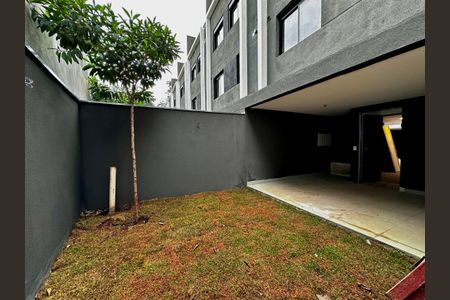 Casa à venda com 186m², 3 quartos e 2 vagas Casa à venda com 186m², 3 quartos e 2 vagasQuintal