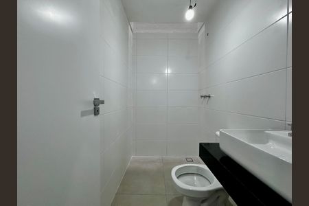 Casa à venda com 186m², 3 quartos e 2 vagas Casa à venda com 186m², 3 quartos e 2 vagasBanheiro Social