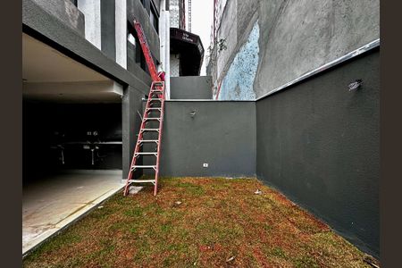 Casa à venda com 186m², 3 quartos e 2 vagas Casa à venda com 186m², 3 quartos e 2 vagasQuintal