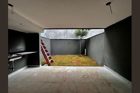 Casa à venda com 186m², 3 quartos e 2 vagas Casa à venda com 186m², 3 quartos e 2 vagasQuintal