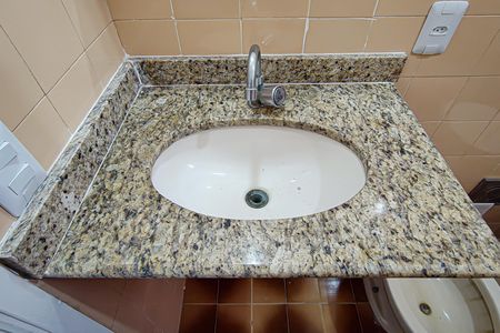 Apartamento à venda com 66m², 2 quartos e 1 vagaBanheiro Social