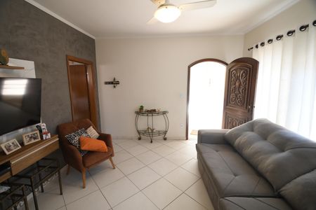 Casa à venda com 207m², 4 quartos e 2 vagasSala