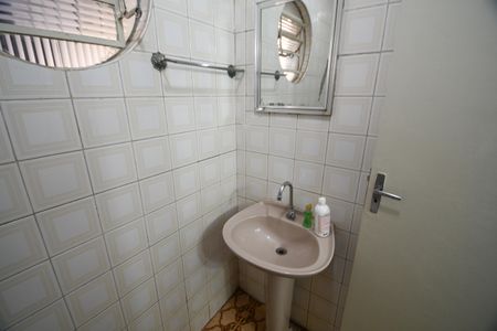 Casa à venda com 207m², 4 quartos e 2 vagasCasa 2 - Banheiro