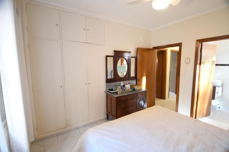 Casa à venda com 207m², 4 quartos e 2 vagas Suíte