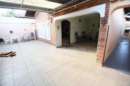 Casa à venda com 207m², 4 quartos e 2 vagasGaragem
