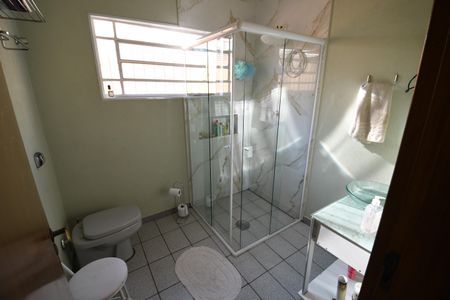 Casa à venda com 207m², 4 quartos e 2 vagasBanheiro 2