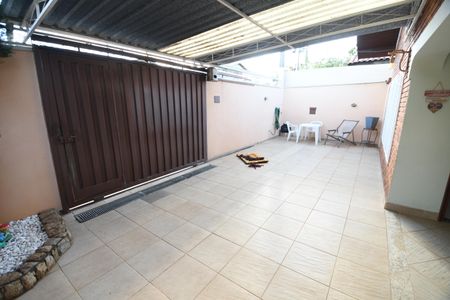 Casa à venda com 207m², 4 quartos e 2 vagasGaragem