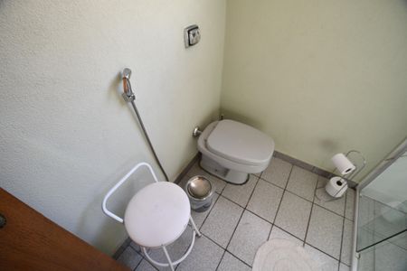 Casa à venda com 207m², 4 quartos e 2 vagasBanheiro 2