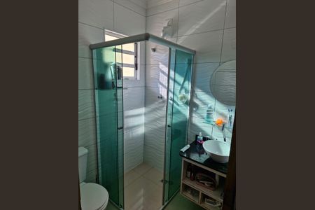 Casa à venda com 90m², 2 quartos e 2 vagas Casa à venda com 90m², 2 quartos e 2 vagasBanheiro