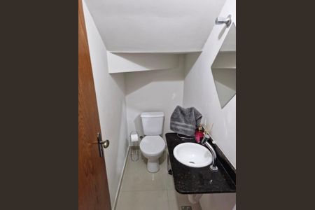 Casa à venda com 90m², 2 quartos e 2 vagas Casa à venda com 90m², 2 quartos e 2 vagasBanheiro