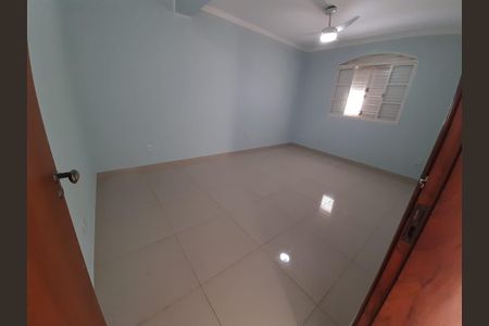 Casa à venda com 240m², 4 quartos e 7 vagas Casa à venda com 240m², 4 quartos e 7 vagasFoto 14