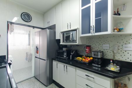 Apartamento à venda com 180m², 3 quartos e 4 vagas Apartamento à venda com 180m², 3 quartos e 4 vagasCozinha