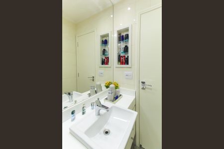 Apartamento à venda com 180m², 3 quartos e 4 vagas Apartamento à venda com 180m², 3 quartos e 4 vagasBanheiro Social