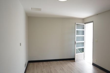 Casa à venda com 252m², 1 quarto e 2 vagasEdícula