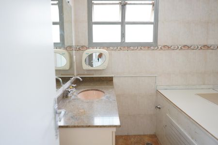 Casa à venda com 252m², 1 quarto e 2 vagasBanheiro do Quarto 2