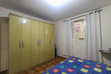 Casa à venda com 239m², 4 quartos e 4 vagas Casa à venda com 239m², 4 quartos e 4 vagasQuarto- casa 2