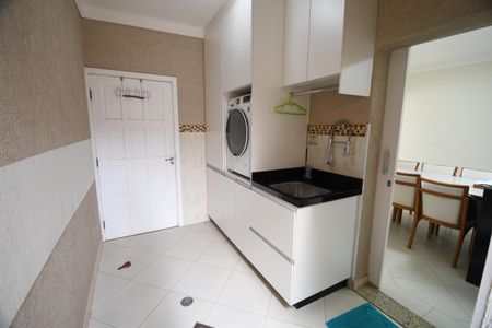 Casa à venda com 160m², 3 quartos e 4 vagasÁrea de Serviço