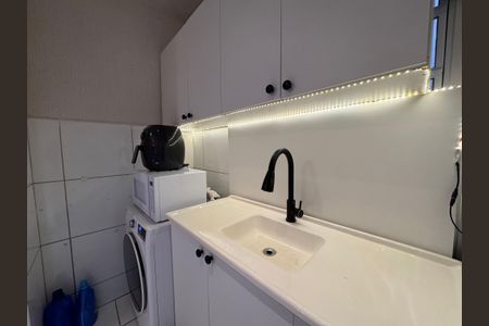 Apartamento à venda com 48m², 2 quartos e 1 vaga Apartamento à venda com 48m², 2 quartos e 1 vagaCozinha e Área de Serviço