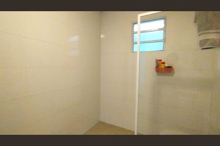 Casa à venda com 240m², 5 quartos e 1 vaga Casa à venda com 240m², 5 quartos e 1 vagaBanheiro Social