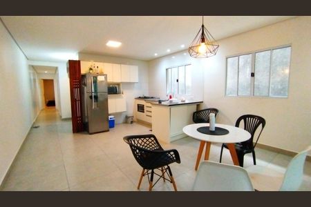 Casa à venda com 240m², 5 quartos e 1 vaga Casa à venda com 240m², 5 quartos e 1 vagaCozinha