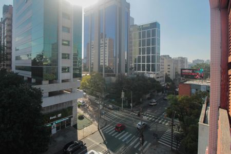 Apartamento à venda com 204m², 4 quartos e 2 vagasVista da Área de Serviço