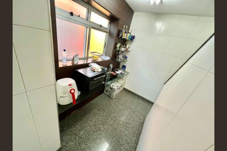 Apartamento à venda com 320m², 5 quartos e 4 vagas Apartamento à venda com 320m², 5 quartos e 4 vagasCozinha