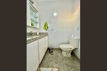 Apartamento à venda com 320m², 5 quartos e 4 vagas Apartamento à venda com 320m², 5 quartos e 4 vagasBanheiro Social