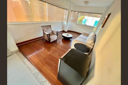 Apartamento à venda com 320m², 5 quartos e 4 vagas Apartamento à venda com 320m², 5 quartos e 4 vagasSala