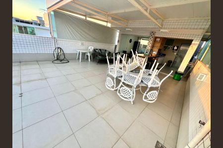 Apartamento à venda com 320m², 5 quartos e 4 vagas Apartamento à venda com 320m², 5 quartos e 4 vagasCobertura