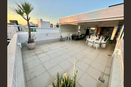 Apartamento à venda com 320m², 5 quartos e 4 vagas Apartamento à venda com 320m², 5 quartos e 4 vagasCobertura