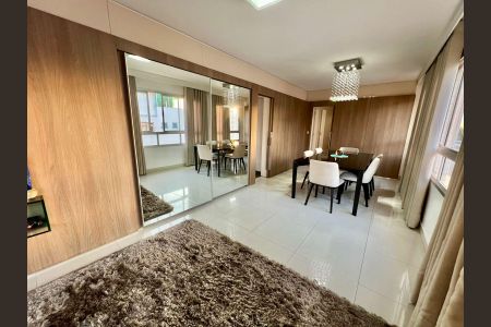 Apartamento à venda com 320m², 5 quartos e 4 vagas Apartamento à venda com 320m², 5 quartos e 4 vagasSala