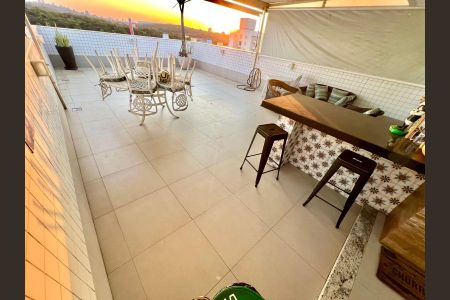 Apartamento à venda com 320m², 5 quartos e 4 vagas Apartamento à venda com 320m², 5 quartos e 4 vagasCobertura