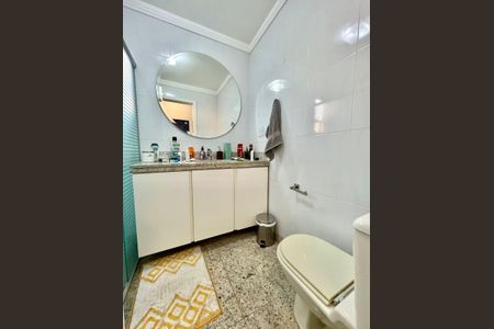 Apartamento à venda com 320m², 5 quartos e 4 vagas Apartamento à venda com 320m², 5 quartos e 4 vagasBanheiro da Suíte 3