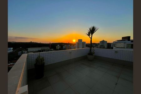 Apartamento à venda com 320m², 5 quartos e 4 vagas Apartamento à venda com 320m², 5 quartos e 4 vagasVista da cobertura