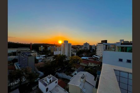 Apartamento à venda com 320m², 5 quartos e 4 vagas Apartamento à venda com 320m², 5 quartos e 4 vagasVista da cobertura