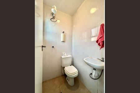 Apartamento à venda com 320m², 5 quartos e 4 vagas Apartamento à venda com 320m², 5 quartos e 4 vagasLavabo Cobertura