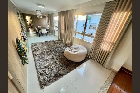 Apartamento à venda com 320m², 5 quartos e 4 vagas Apartamento à venda com 320m², 5 quartos e 4 vagasSala