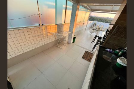 Apartamento à venda com 320m², 5 quartos e 4 vagas Apartamento à venda com 320m², 5 quartos e 4 vagasCobertura - Espaço Gourmet