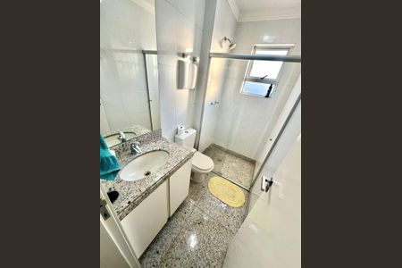 Apartamento à venda com 320m², 5 quartos e 4 vagas Apartamento à venda com 320m², 5 quartos e 4 vagasBanheiro da Suíte 2