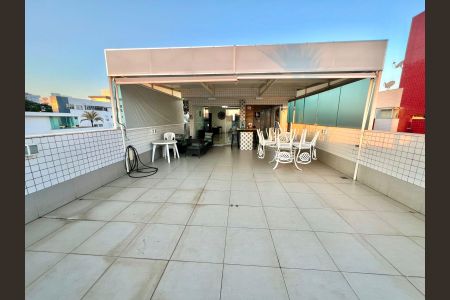 Apartamento à venda com 320m², 5 quartos e 4 vagas Apartamento à venda com 320m², 5 quartos e 4 vagasCobertura