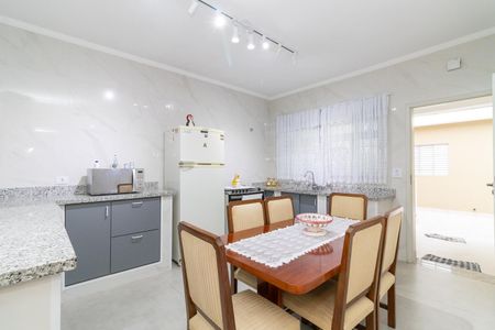 Casa à venda com 120m², 4 quartos e 4 vagasCozinha