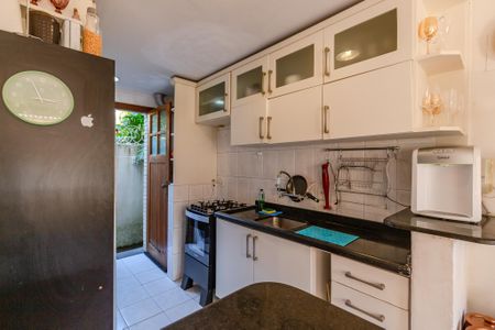 Casa de condomínio para alugar com 195m², 3 quartos e 2 vagas Casa de condomínio para alugar com 195m², 3 quartos e 2 vagasCozinha e Área de Serviço