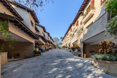 Casa de condomínio para alugar com 195m², 3 quartos e 2 vagas Casa de condomínio para alugar com 195m², 3 quartos e 2 vagasÁrea comum