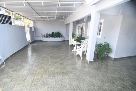 Casa à venda com 100m², 2 quartos e 3 vagasGaragem