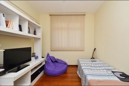 Apartamento à venda com 150m², 4 quartos e 2 vagas Apartamento à venda com 150m², 4 quartos e 2 vagasSala de tv