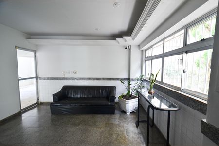 Apartamento à venda com 150m², 4 quartos e 2 vagas Apartamento à venda com 150m², 4 quartos e 2 vagasHall de entrada