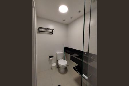 Studio à venda com 27m², 1 quarto e sem vaga Studio à venda com 27m², 1 quarto e sem vagaBanheiro Social