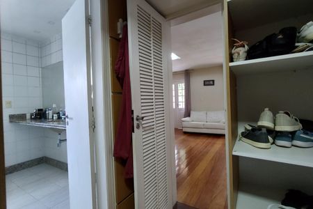 Casa de condomínio à venda com 600m², 4 quartos e 5 vagasCloset da Suíte 1