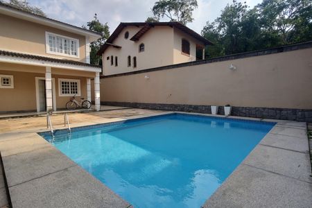 Casa de condomínio à venda com 600m², 4 quartos e 5 vagasPiscina